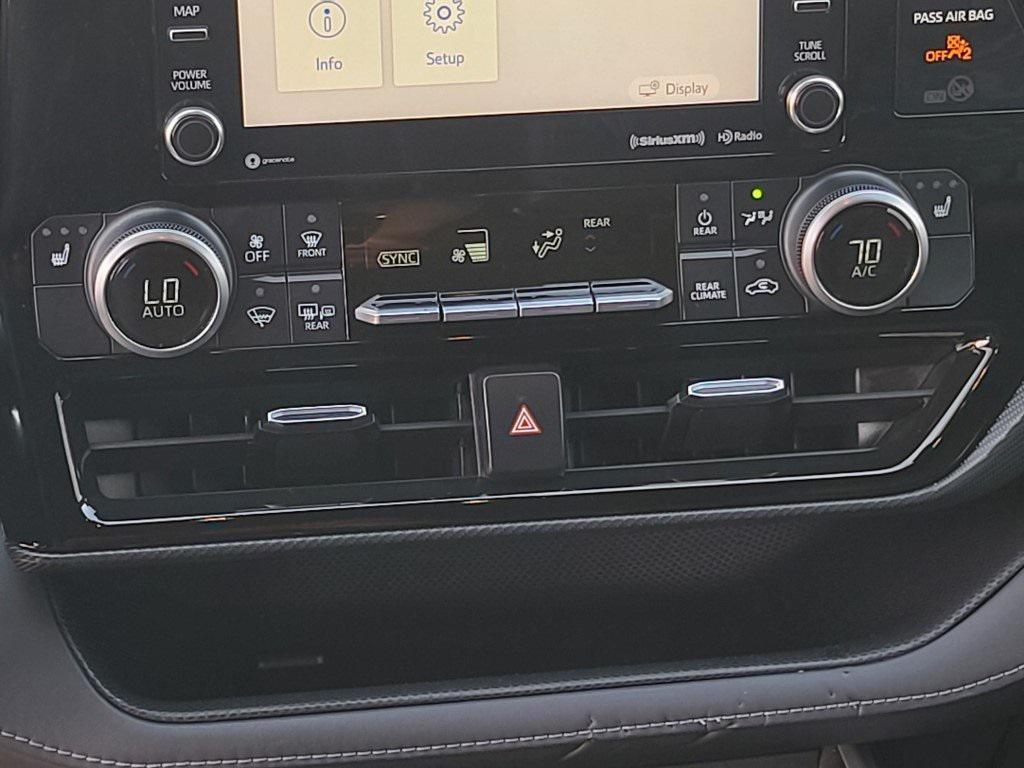 used 2022 Toyota Highlander car, priced at $30,900