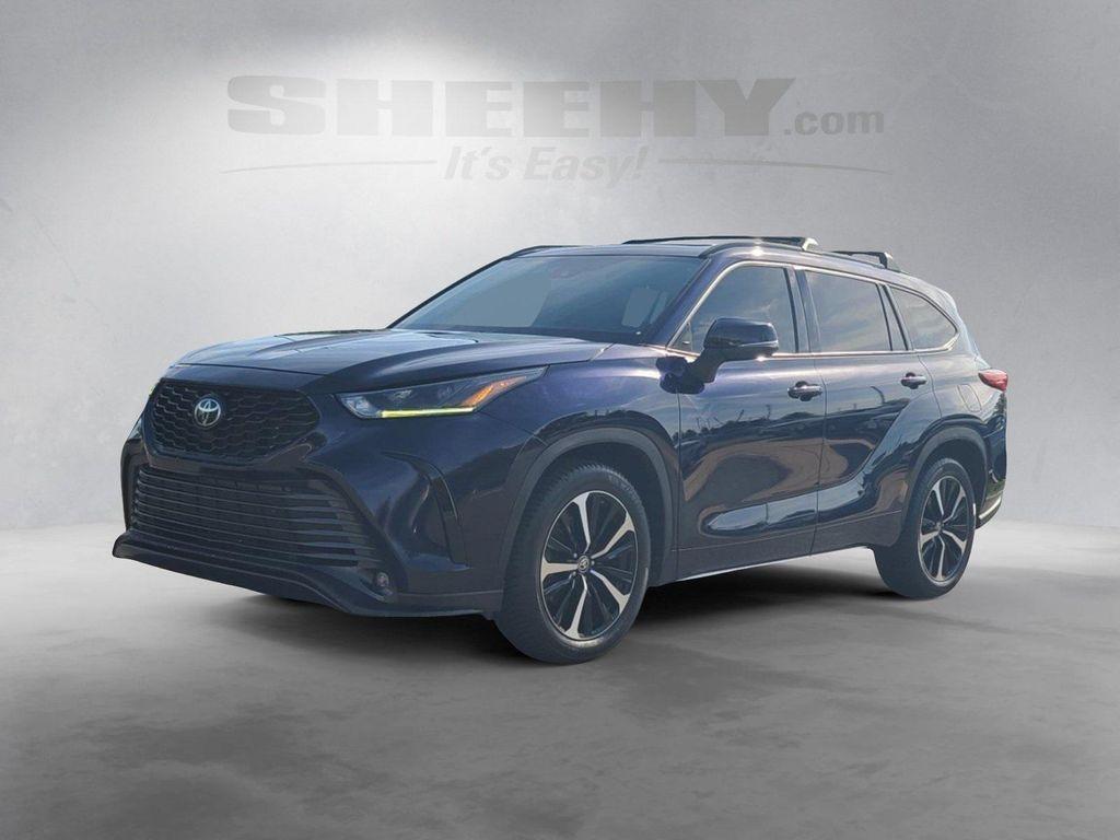 used 2022 Toyota Highlander car, priced at $30,900