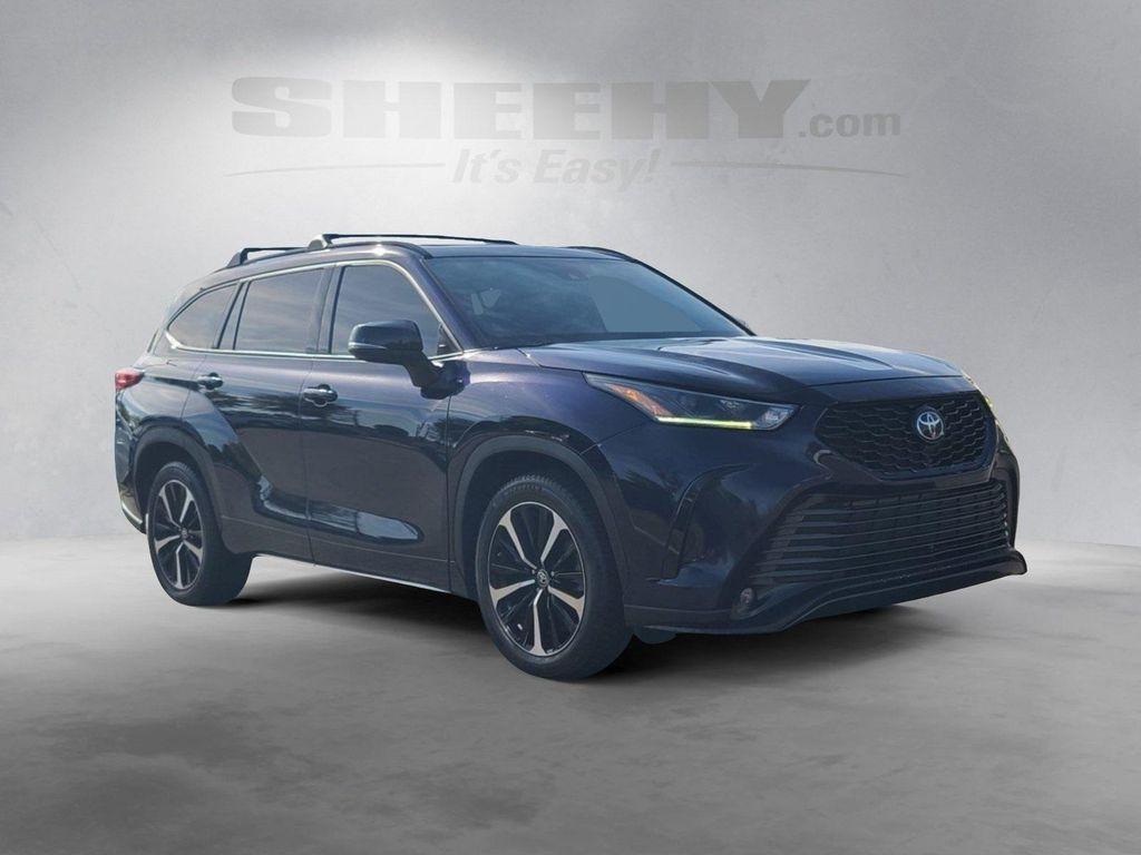 used 2022 Toyota Highlander car, priced at $30,900