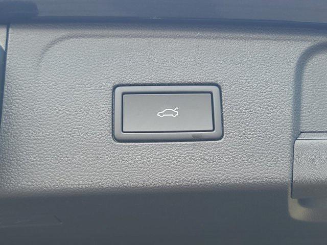 new 2026 Volkswagen Atlas car, priced at $44,974