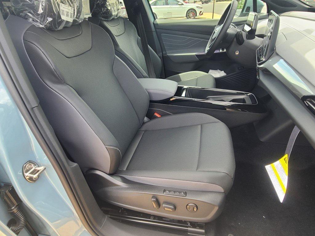 new 2025 Volkswagen ID.4 car, priced at $45,347