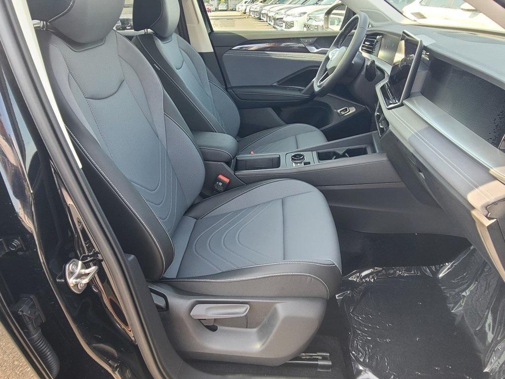 new 2025 Volkswagen Tiguan car, priced at $35,799