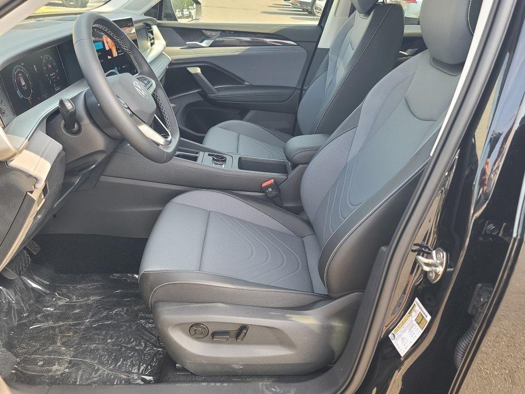 new 2025 Volkswagen Tiguan car, priced at $35,799