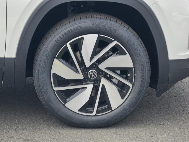 new 2025 Volkswagen Atlas car, priced at $46,798