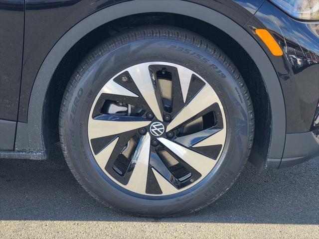 new 2024 Volkswagen ID.4 car, priced at $31,914