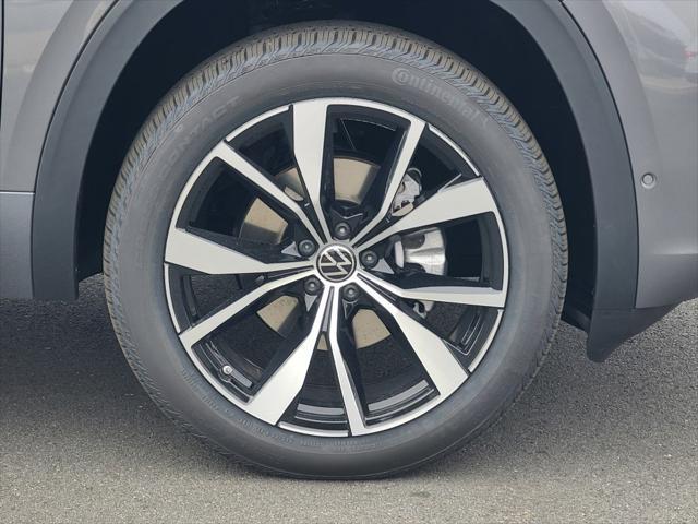 new 2025 Volkswagen Atlas car, priced at $52,108