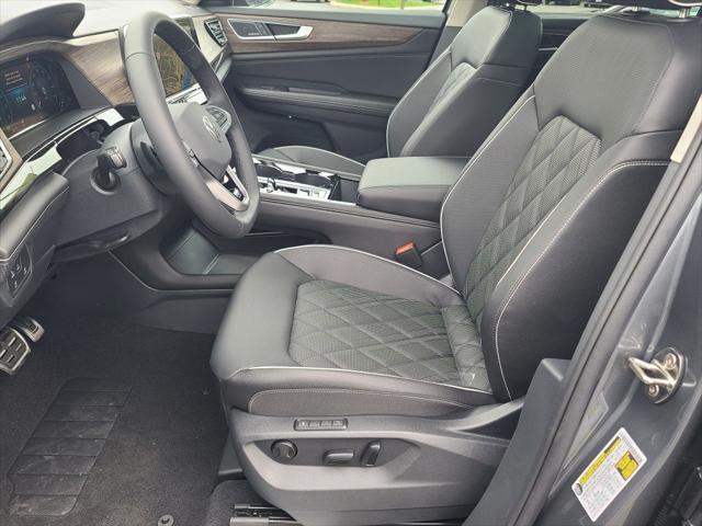 new 2025 Volkswagen Atlas car, priced at $52,108
