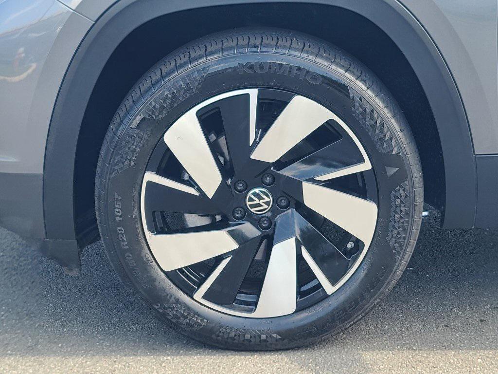 used 2024 Volkswagen Atlas Cross Sport car, priced at $30,000