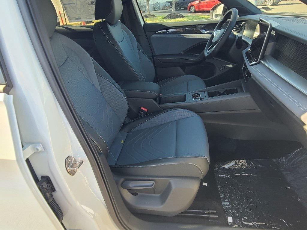 new 2025 Volkswagen Tiguan car, priced at $35,819