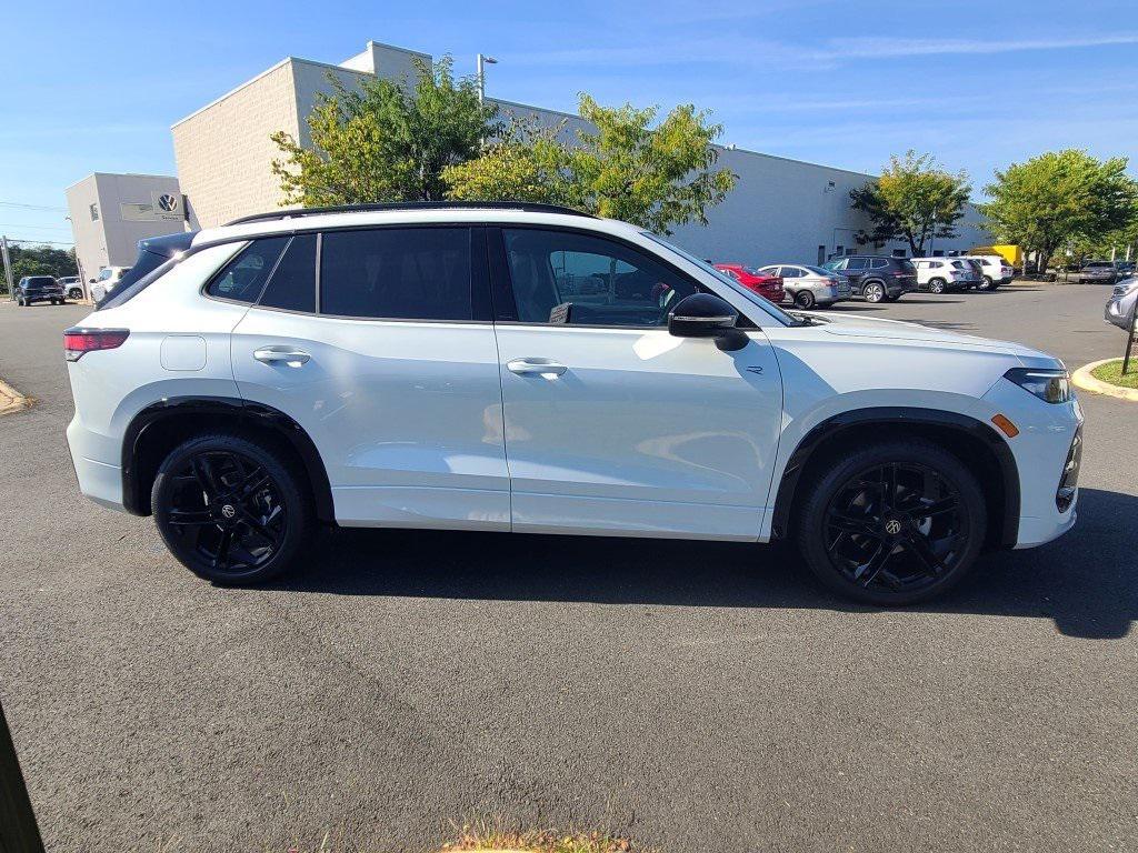 new 2025 Volkswagen Tiguan car, priced at $35,819