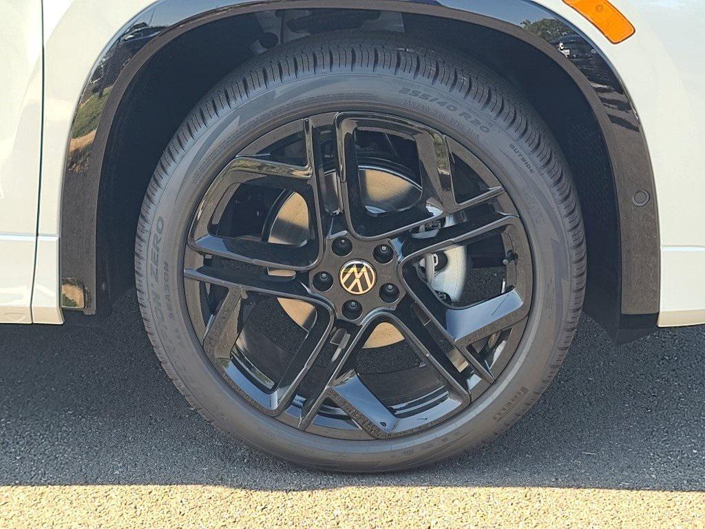 new 2025 Volkswagen Tiguan car, priced at $35,819