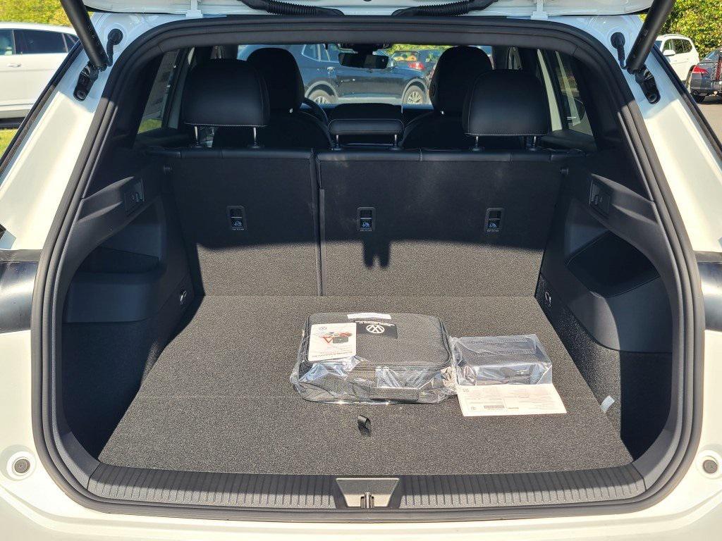 new 2025 Volkswagen Tiguan car, priced at $35,819