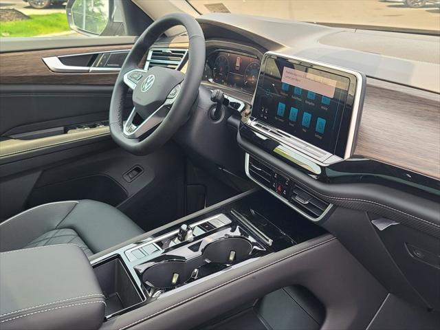 new 2025 Volkswagen Atlas car, priced at $51,874