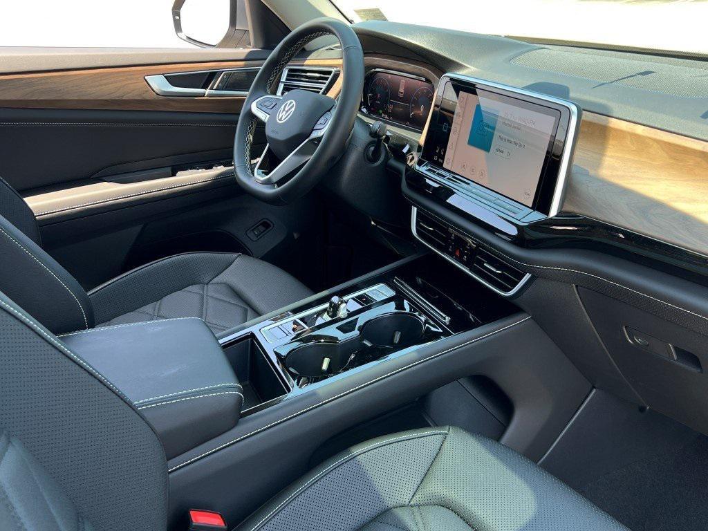 new 2025 Volkswagen Atlas car, priced at $41,712