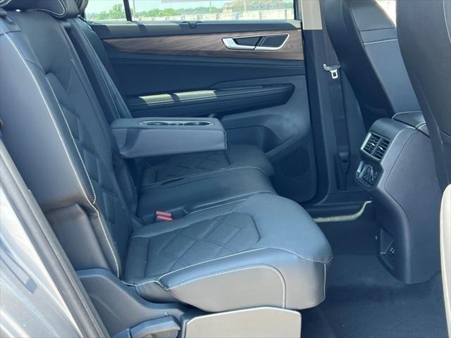 new 2025 Volkswagen Atlas car, priced at $44,212