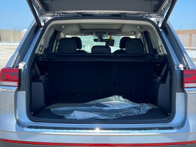 new 2025 Volkswagen Atlas car, priced at $44,212