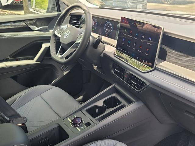 new 2025 Volkswagen Tiguan car, priced at $33,255