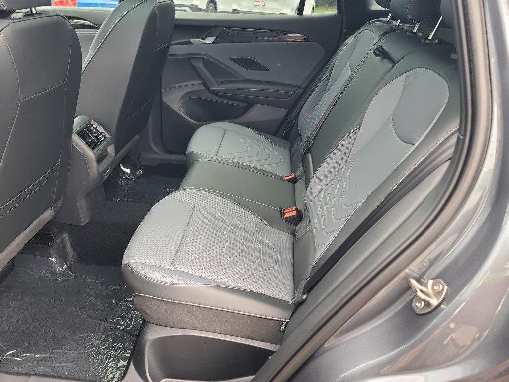 new 2025 Volkswagen Tiguan car, priced at $37,078
