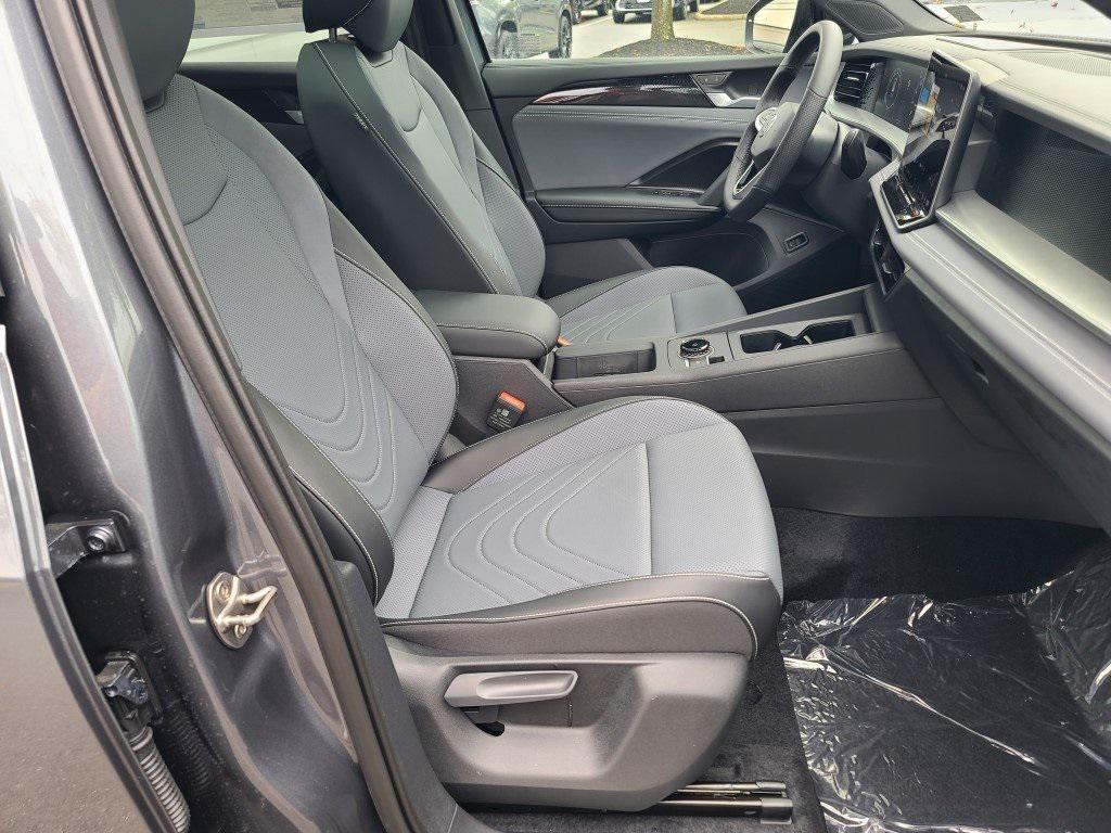 new 2025 Volkswagen Tiguan car, priced at $37,078