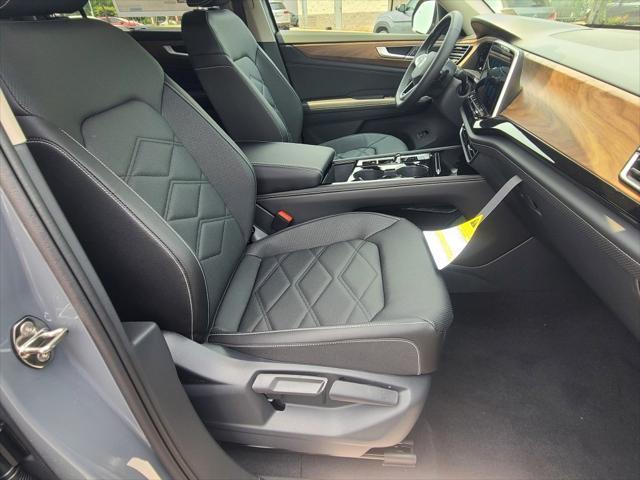 new 2025 Volkswagen Atlas car, priced at $43,172