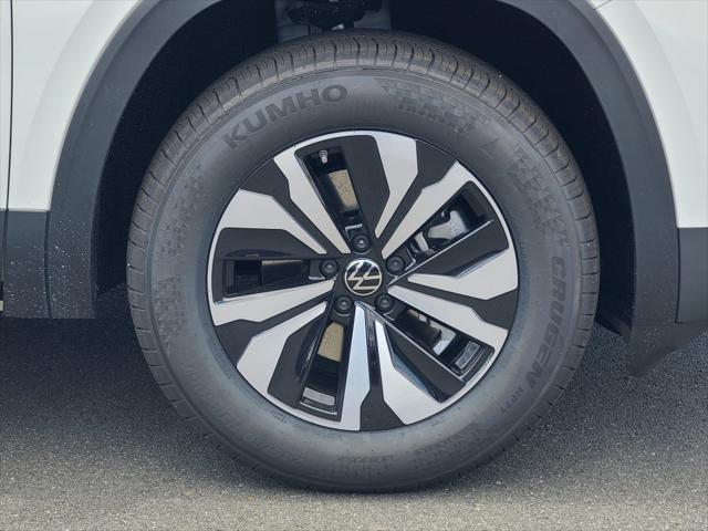 new 2025 Volkswagen Atlas car, priced at $39,871