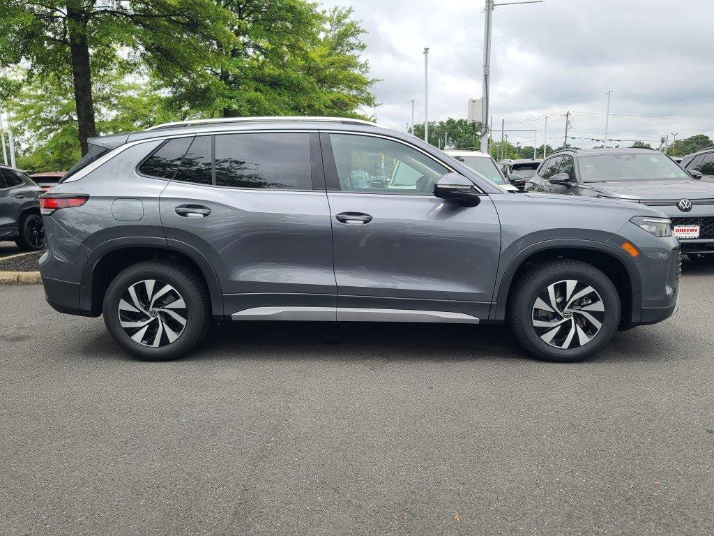 new 2025 Volkswagen Tiguan car, priced at $30,898