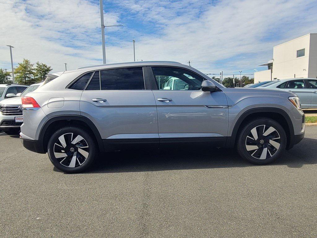 new 2026 Volkswagen Atlas Cross Sport car, priced at $43,062