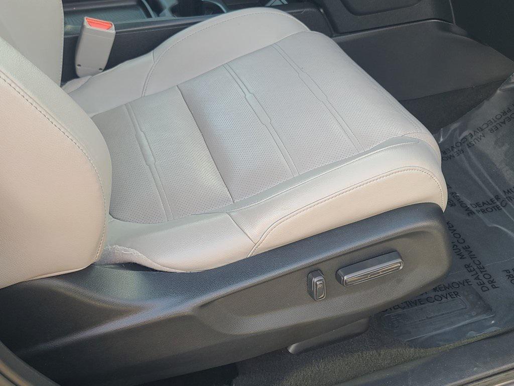 used 2017 Honda CR-V car, priced at $17,900