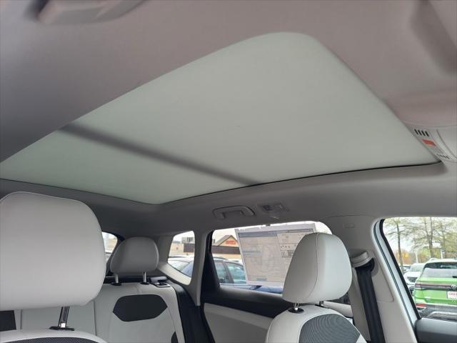 new 2025 Volkswagen Taos car, priced at $30,552