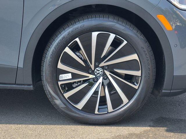 new 2024 Volkswagen ID.4 car, priced at $40,409