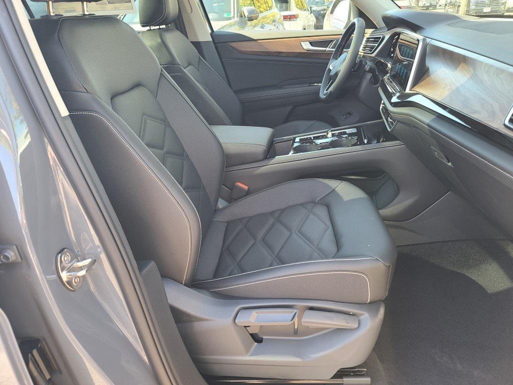 new 2026 Volkswagen Atlas car, priced at $46,068