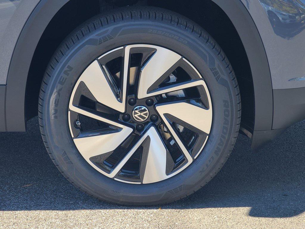 new 2026 Volkswagen Atlas car, priced at $46,068