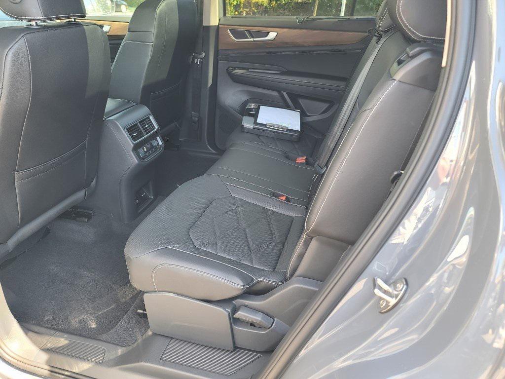 new 2026 Volkswagen Atlas car, priced at $46,068