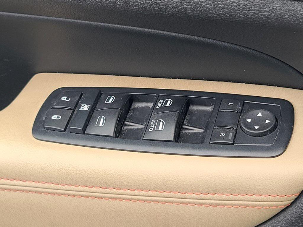 used 2016 Jeep Grand Cherokee car, priced at $15,500