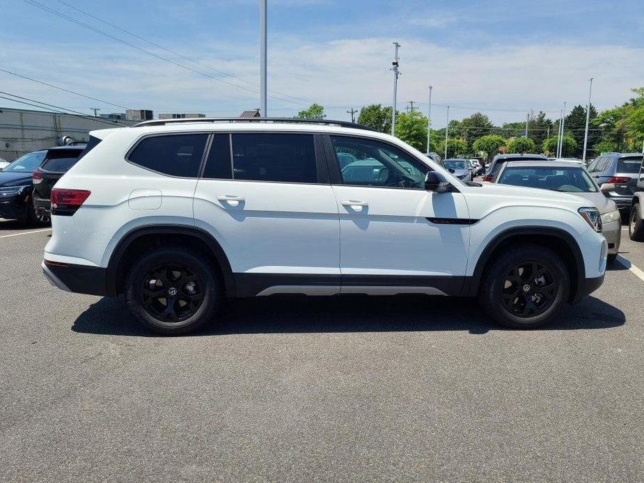 new 2024 Volkswagen Atlas car, priced at $44,680