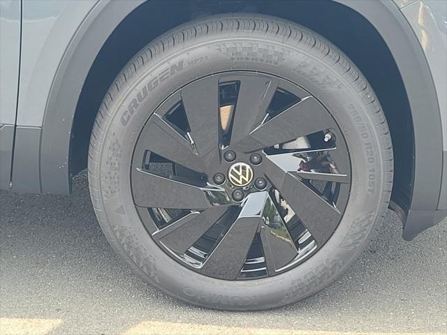 new 2025 Volkswagen Atlas car, priced at $45,453