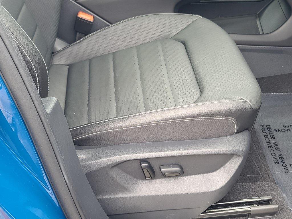 used 2025 Volkswagen Atlas Cross Sport car, priced at $42,000