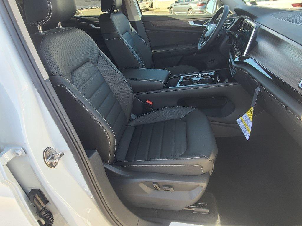new 2025 Volkswagen Atlas car, priced at $44,433