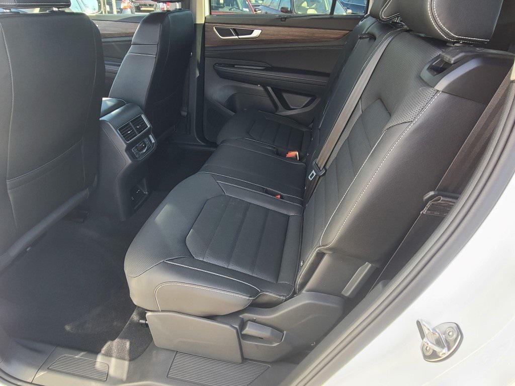 new 2025 Volkswagen Atlas car, priced at $44,433