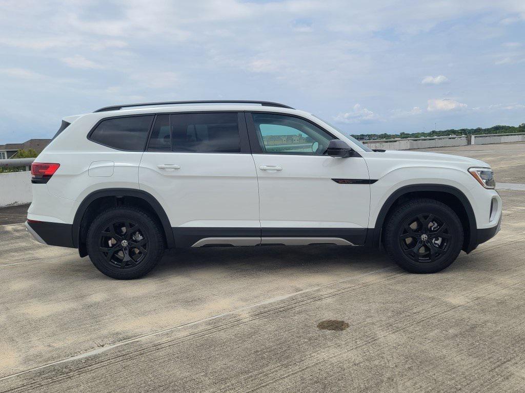 new 2025 Volkswagen Atlas car, priced at $42,866