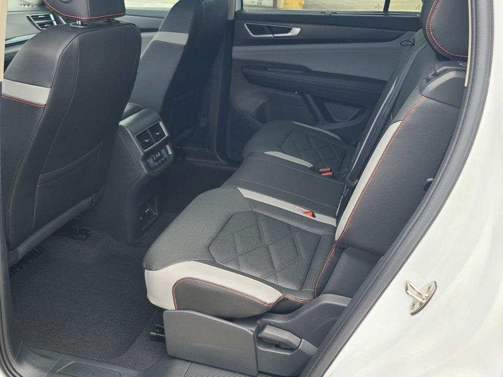 new 2025 Volkswagen Atlas car, priced at $42,866