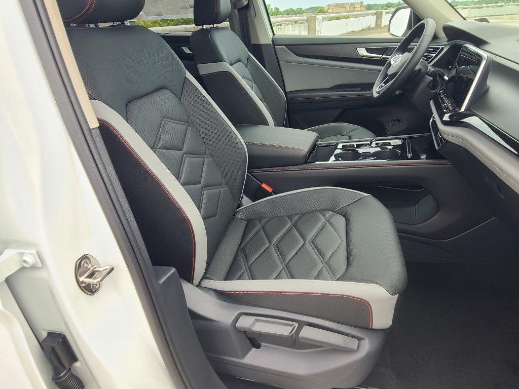 new 2025 Volkswagen Atlas car, priced at $42,866