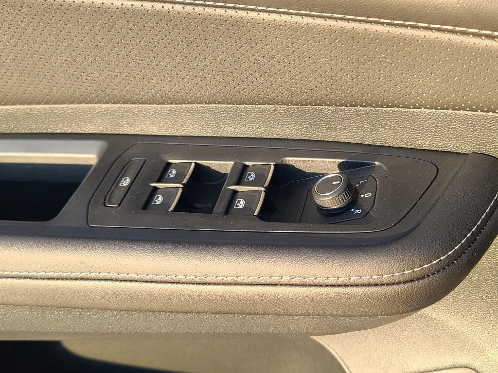 new 2025 Volkswagen Atlas Cross Sport car, priced at $42,864