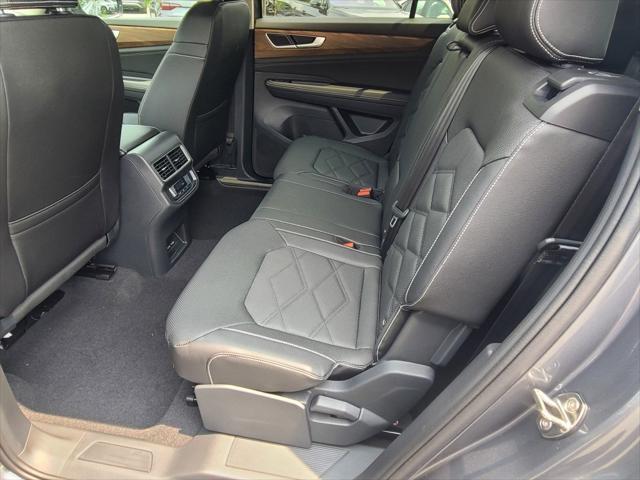 new 2025 Volkswagen Atlas car, priced at $39,202