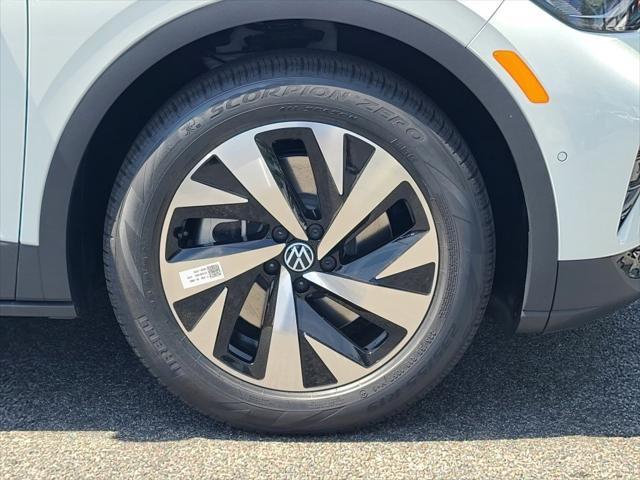 new 2025 Volkswagen ID.4 car, priced at $40,667