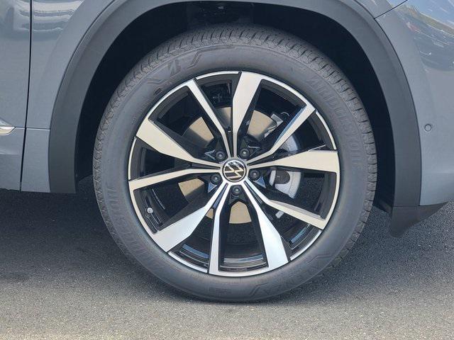 new 2026 Volkswagen Atlas Cross Sport car, priced at $53,456