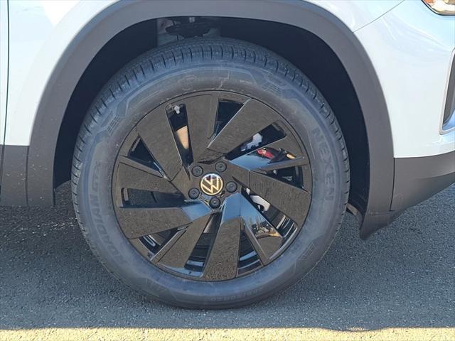 new 2025 Volkswagen Atlas car, priced at $44,310