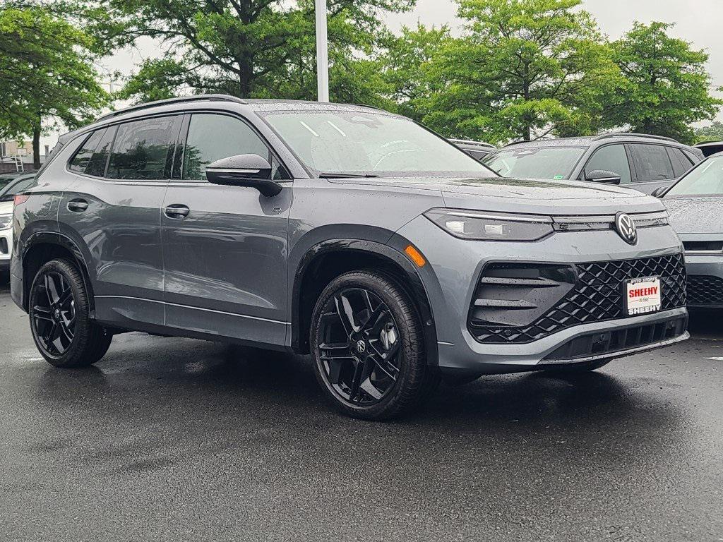 new 2025 Volkswagen Tiguan car, priced at $37,100