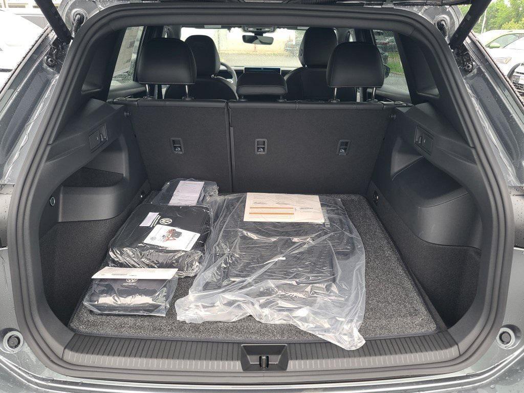 new 2025 Volkswagen Tiguan car, priced at $37,100