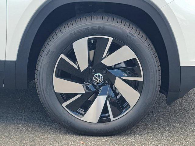 new 2026 Volkswagen Atlas Cross Sport car, priced at $45,526